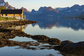Minkfarmen, Spacious seaside cabin with scenic view